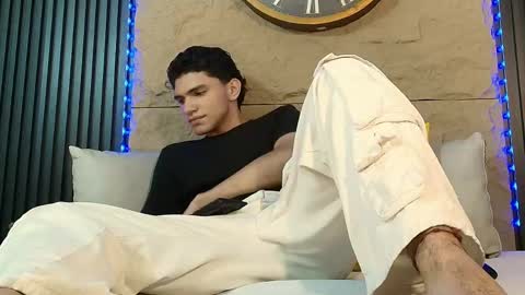 nico_monroet online show from May 28, 2026, 10:40 pm