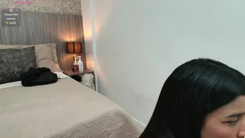 Nicol Alvarez online show from November 9, 2025, 7:56 pm