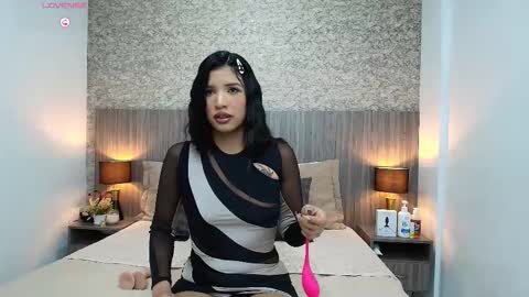 Nicol Alvarez online show from January 11, 2026, 7:30 pm