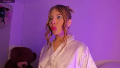 Nicol Gw online show from January 12, 2026, 5:34 am