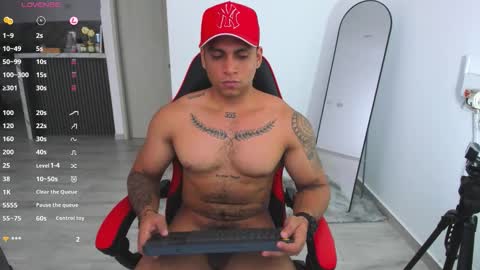 nicolas_montoya online show from October 16, 2025, 10:00 pm