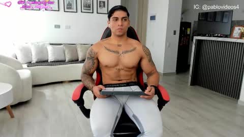 nicolas_montoya online show from January 5, 2026, 6:55 pm