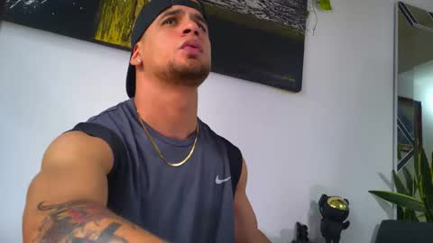 Nicolas online show from December 19, 2025, 10:17 pm