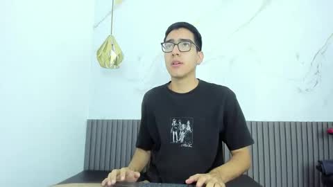 nicolasfine online show from January 12, 2026, 11:37 am