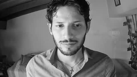 nicolasrodrii online show from June 15, 2026, 9:28 pm