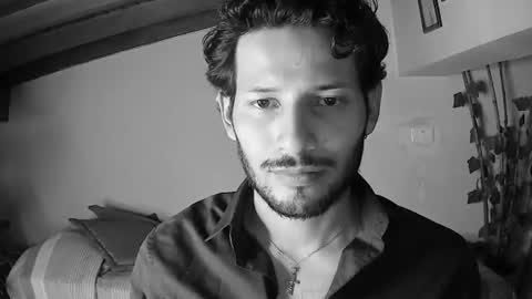 nicolasrodrii online show from June 17, 2026, 10:32 pm