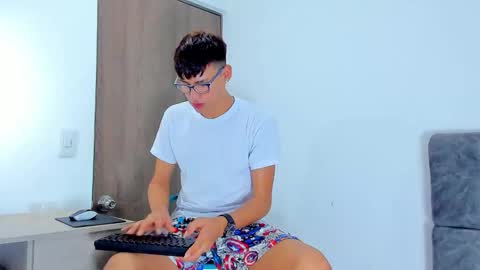 Snapshot of nicolastorres__ chatting on November 8, 2025, 3:18 am nicolastorres__ online show from November 8, 2025, 3:18 am