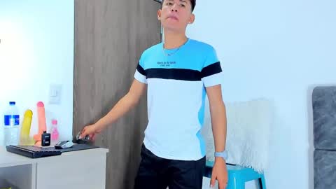 Snapshot of nicolastorres__ chatting on November 19, 2025, 4:23 am nicolastorres__ online show from November 19, 2025, 4:23 am