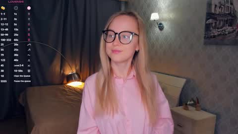 Nicoletta online show from November 12, 2025, 6:08 pm