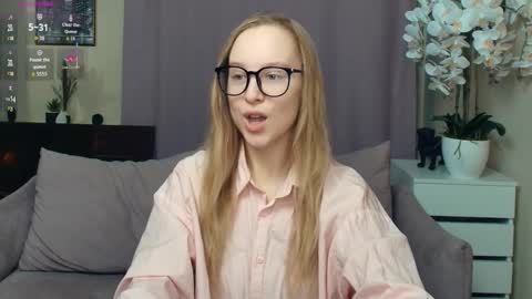 Nicoletta online show from December 21, 2025, 7:10 pm