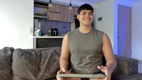 nicole_and_thiago1 online show from January 7, 2026, 1:57 pm