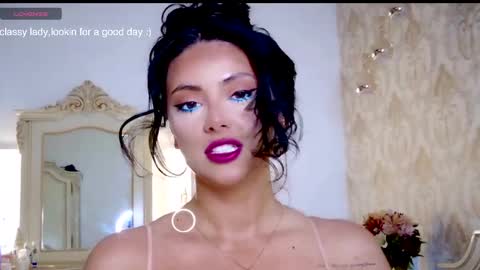 nicole online show from April 17, 2026, 7:06 pm