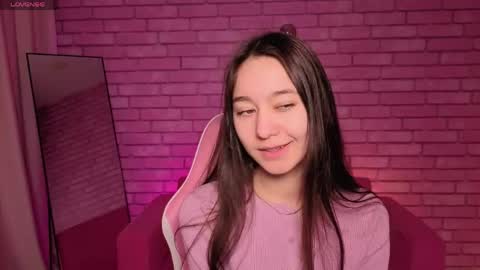 Snapshot of nicole_brownie chatting on May 7, 2026, 1:00 am Nicole online show from May 7, 2026, 1:00 am