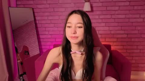 Snapshot of nicole_brownie chatting on May 15, 2026, 11:56 pm Nicole online show from May 15, 2026, 11:56 pm