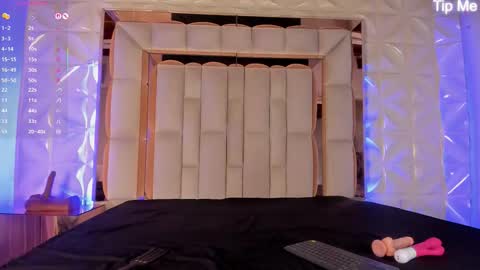 Nicole  online show from November 7, 2025, 7:36 pm