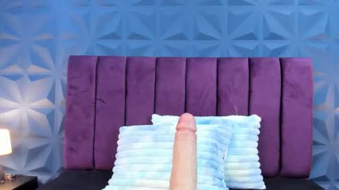 Nicole online show from November 7, 2025, 3:28 am