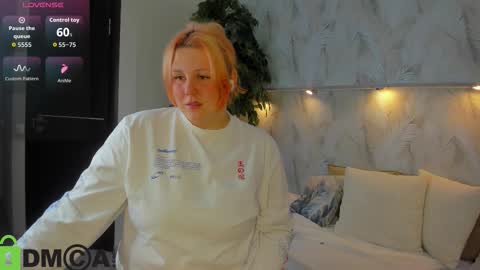 Snapshot of nicole_wans chatting on September 17, 2025, 12:12 am Nicole online show from September 17, 2025, 12:12 am