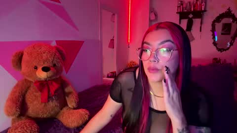 Nicole online show from February 27, 2026, 5:40 am