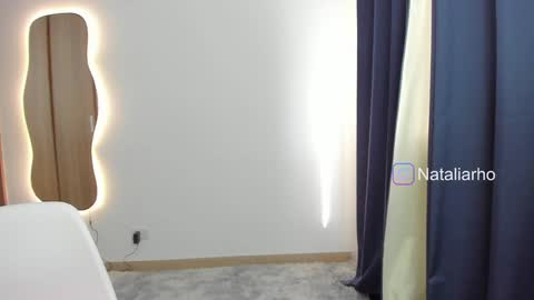 Snapshot of nicole_whitee chatting on December 4, 2024, 6:17 pm N A T A L I A online show from December 4, 2024, 6:17 pm