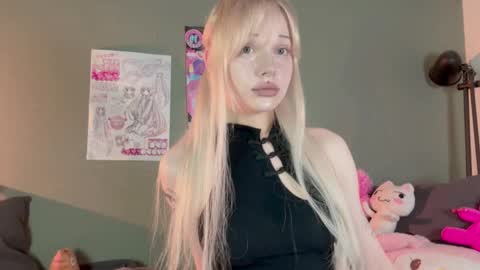 Snapshot of nicole_yo chatting on May 13, 2026, 11:55 pm Mary online show from May 13, 2026, 11:55 pm