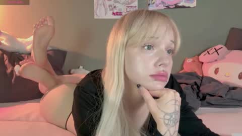 Snapshot of nicole_yo chatting on May 15, 2026, 11:23 pm Mary online show from May 15, 2026, 11:23 pm