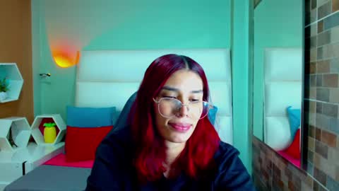 N i c o l e  online show from January 5, 2025, 2:19 pm