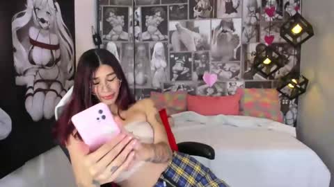 N i c o l e  online show from February 16, 2025, 5:37 pm