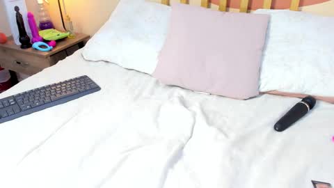 N i c o l e  online show from January 16, 2026, 8:02 pm