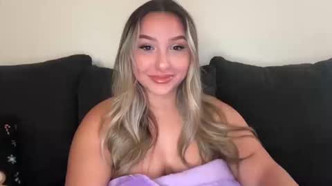 nicolelovesyou444 online show from October 14, 2025, 11:11 am