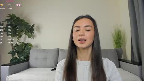 Snapshot of nicoleluuv chatting on December 22, 2024, 1:11 pm Dua Lipa online show from December 22, 2024, 1:11 pm