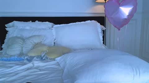 Nicole online show from February 28, 2026, 3:29 am