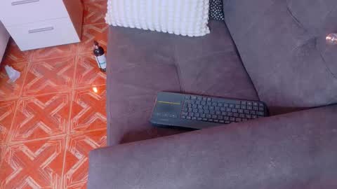 N I C O L E T  online show from December 20, 2025, 12:29 am