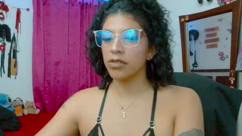 Nicoll Williams online show from December 4, 2025, 1:48 am