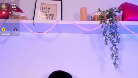 Snapshot of nicolle_evanss_ chatting on February 25, 2026, 4:33 am nicolle_evanss_ online show from February 25, 2026, 4:33 am