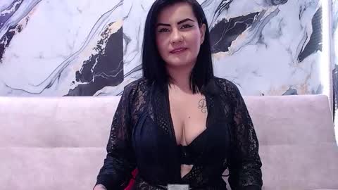 nicolle gomes online show from November 20, 2025, 7:24 pm