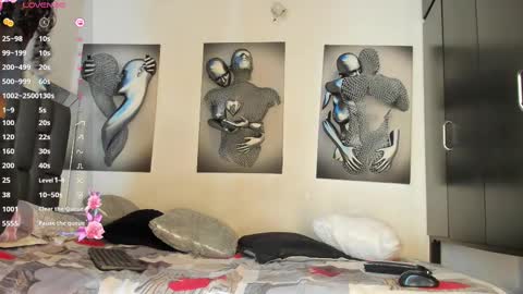 nicolle_hanks1 online show from March 9, 2025, 1:25 am