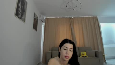 Nicolle online show from May 23, 2026, 7:02 am