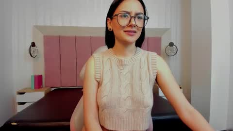 Snapshot of nicollehall chatting on January 15, 2026, 1:59 pm Nicoll online show from January 15, 2026, 1:59 pm