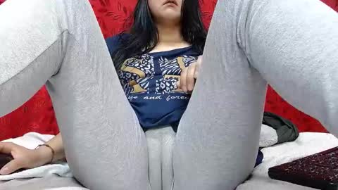 NICOLLE online show from February 10, 2026, 9:52 pm