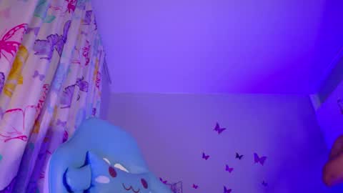 Nicolle Miley online show from May 17, 2026, 2:42 am