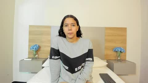 nicollsky online show from May 26, 2026, 11:50 am