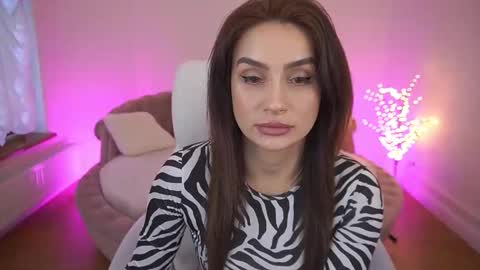 Nicole online show from February 24, 2026, 5:38 am