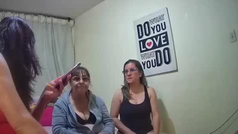 nicoltatiana_ online show from October 8, 2025, 11:46 pm