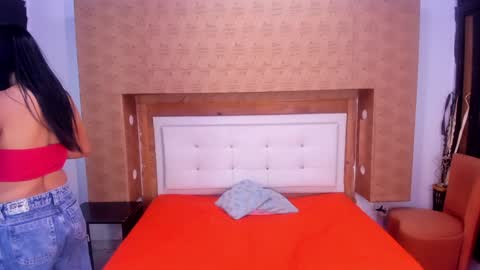 nicolysofi online show from December 23, 2024, 5:54 pm