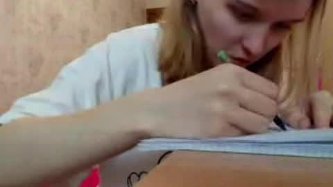 Ella online show from April 10, 2026, 1:27 pm