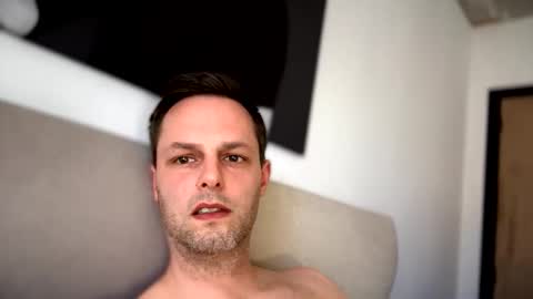 nigel49 online show from April 29, 2026, 8:07 am