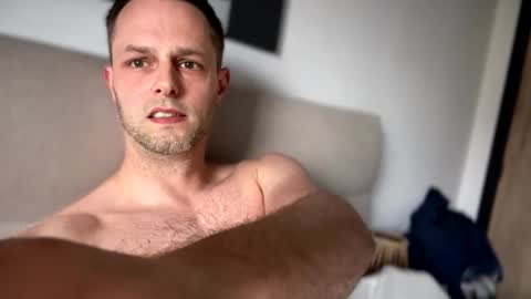 nigel49 online show from May 5, 2026, 12:24 pm