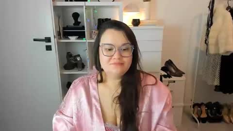 Holly online show from March 2, 2026, 7:21 pm