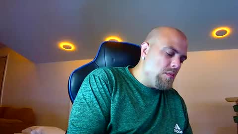 nightlifecouple online show from September 9, 2025, 2:11 am