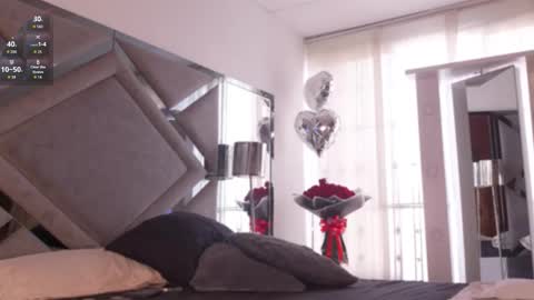 niiaa01 online show from September 22, 2025, 8:00 pm